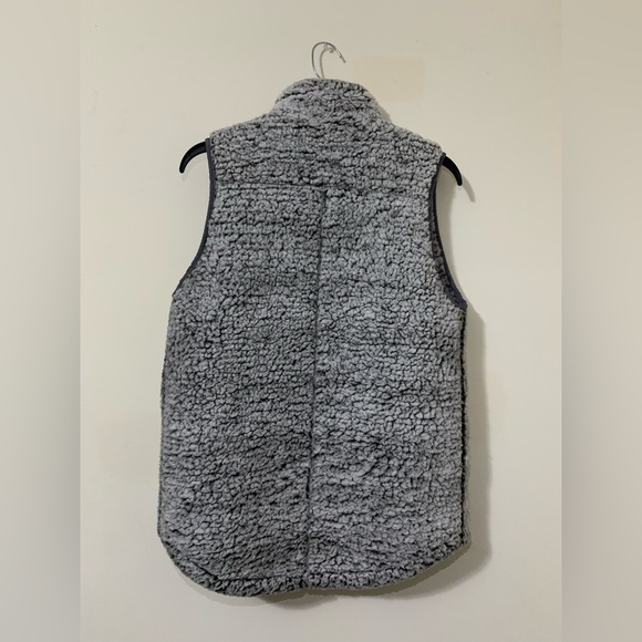 Women’s Fleece Vest - Picture 2 of 2